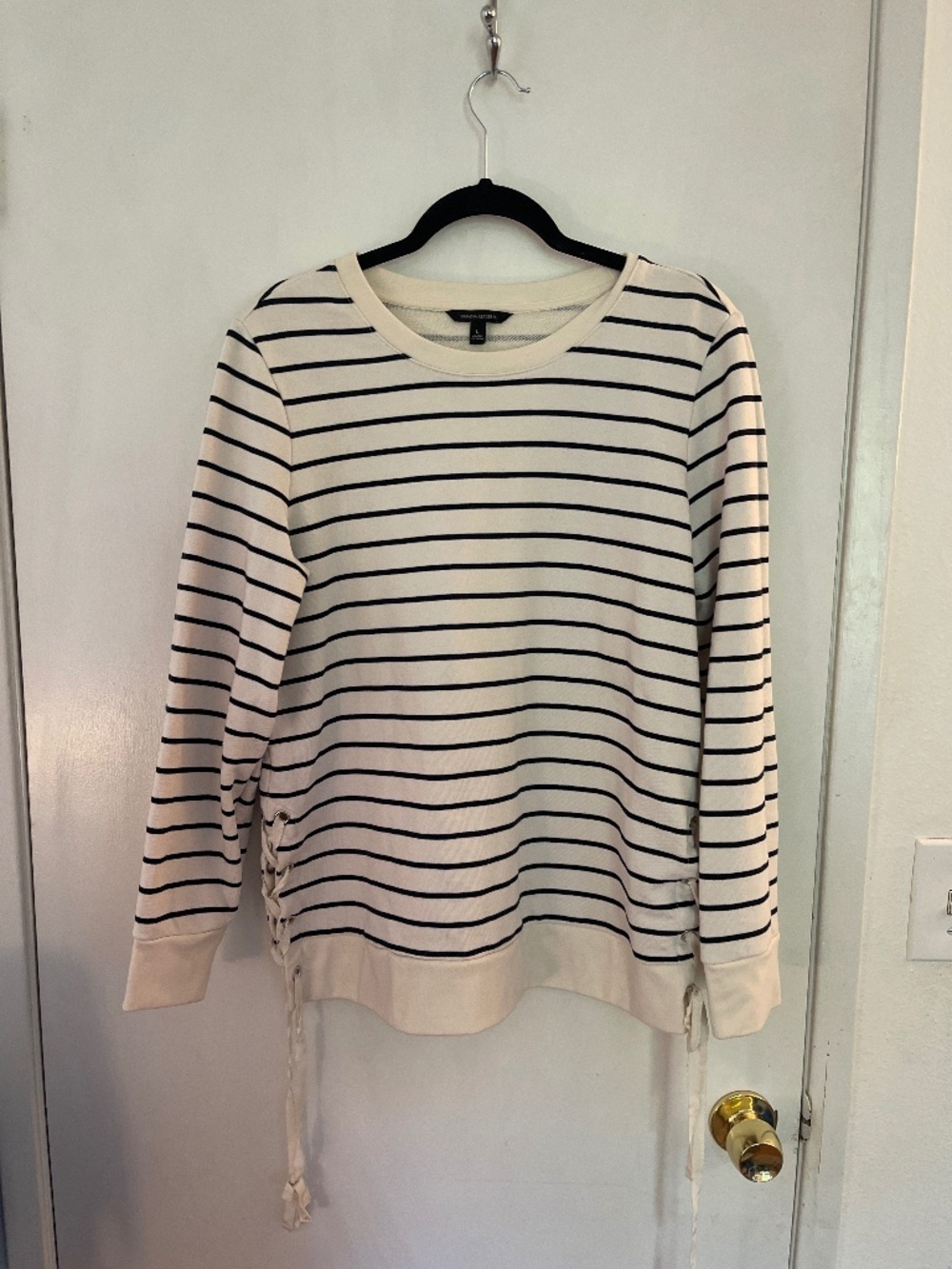 Banana Republic size large black and cream sweatshirt worth side ties
